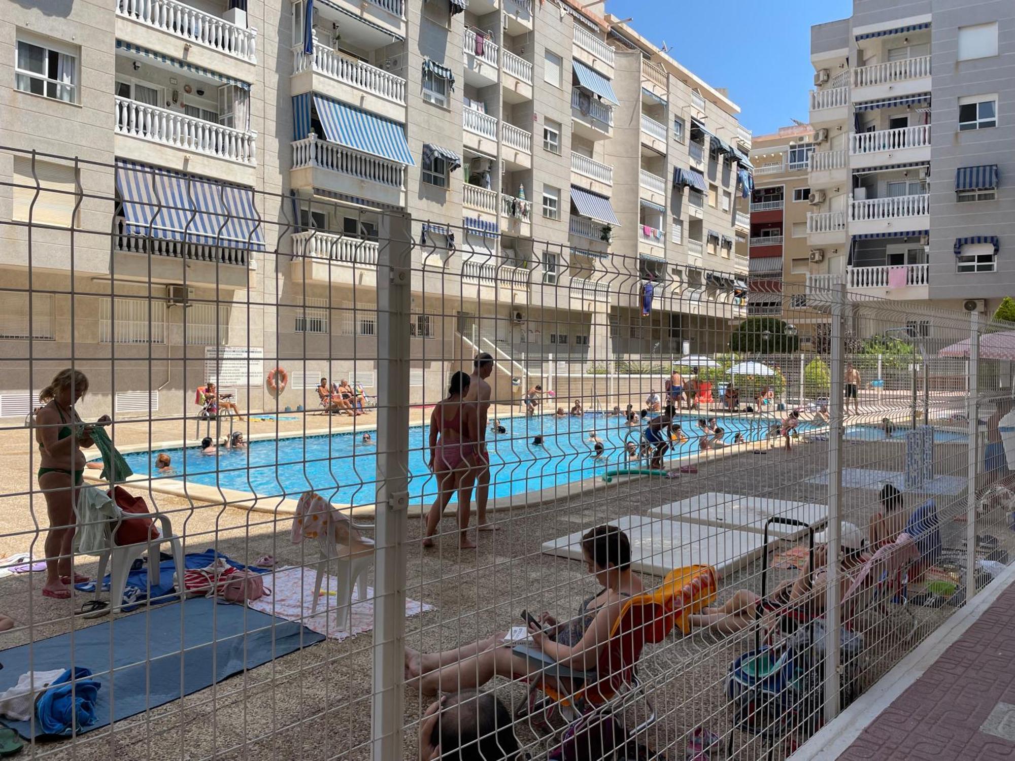 Luxury Beach Apartment Torrevieja Bagian luar foto