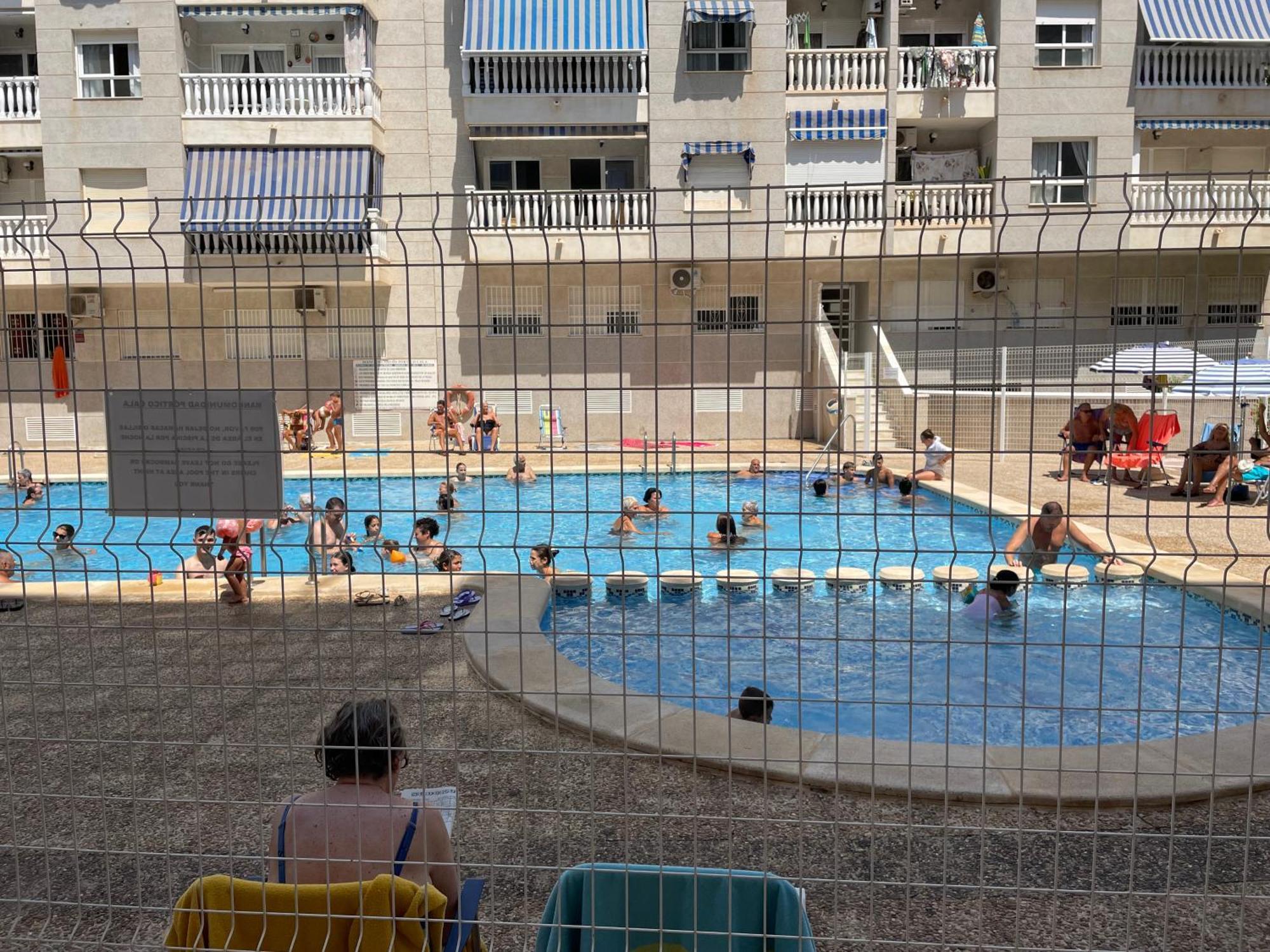 Luxury Beach Apartment Torrevieja Bagian luar foto