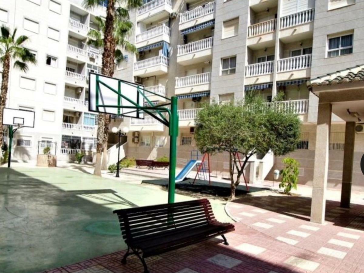 Luxury Beach Apartment Torrevieja Bagian luar foto