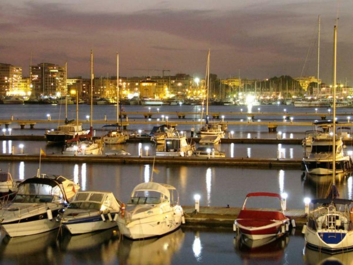 Luxury Beach Apartment Torrevieja Bagian luar foto